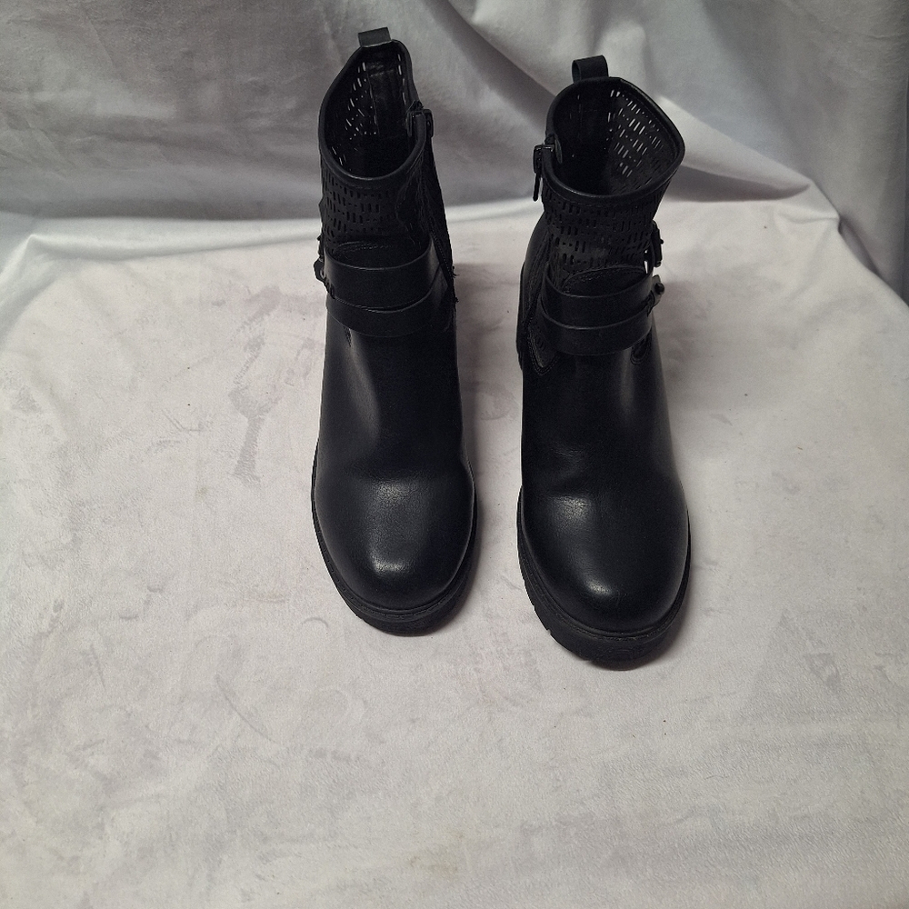 So boots size 7.5
